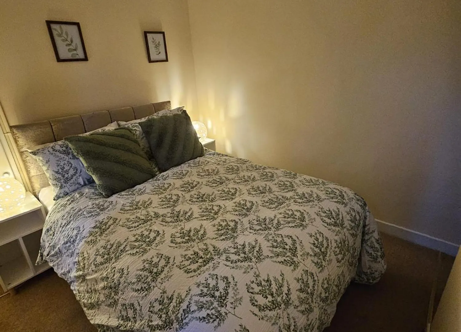 Main Street Swinford! Apartment