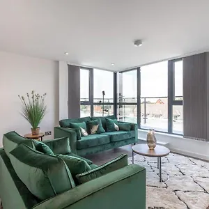 Stayzeni, Ouse Court Stunning 2 Bed Flat Apartment York